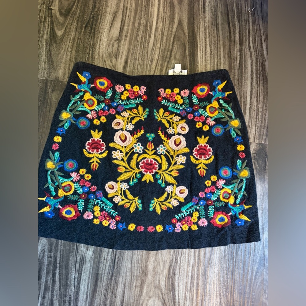 Umgee Black Mini Skirt with Multicolor Floral Embroidery Small